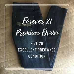 EUC Forever 21 Premium Denim Skinny Jeans